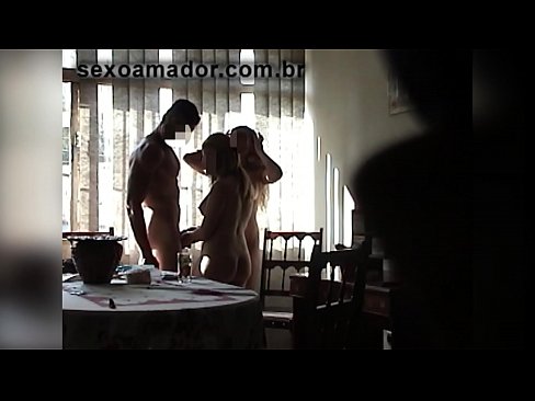 ❤️ Hevalên seksê zilamek dêw û sêyek bi wî re vedixwînin Sex li ku.villagesexvideos.ru