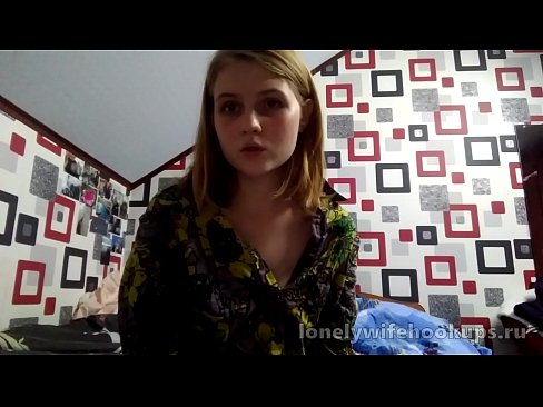 ❤️ Xwendekarê ciwan blonde ji Rûsyayê ji dîkên mezintir hez dike. Sex li ku.villagesexvideos.ru
