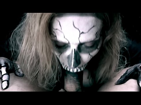 ❤️ Keça cin bi devê xwe yê reş dîkê dimijê û qurmê dadiqurtîne. Sex li ku.villagesexvideos.ru