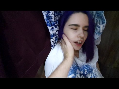 ❤️ Xwişka min di dolabê de dît û alîkariya wê kir Sex li ku.villagesexvideos.ru
